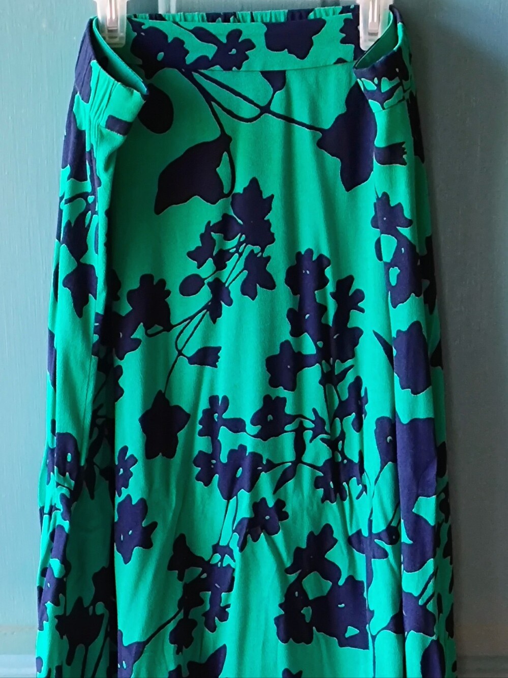 Candace Cameron Bure Green and Navy Floral A-Line Skirt
